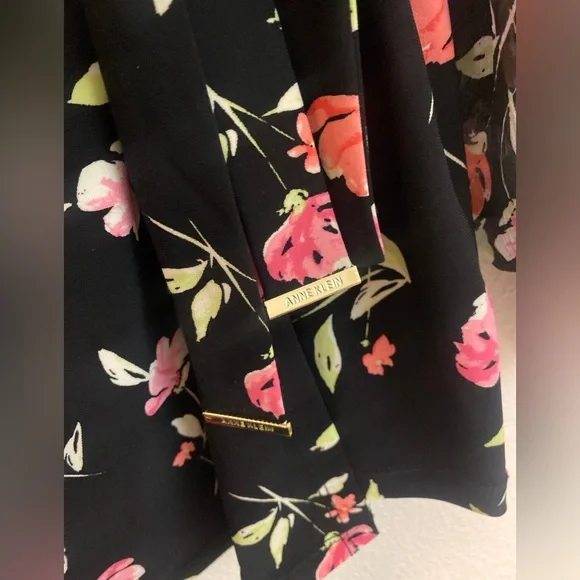 Anne Klein Floral Wrap Top Black and Pink - Picture 6 of 6